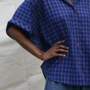zoom in detail -handwoven blue check shirt