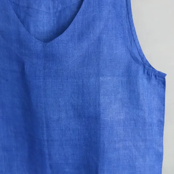 sleeveless top