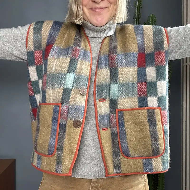 WOOLLEN WAISTCOAT