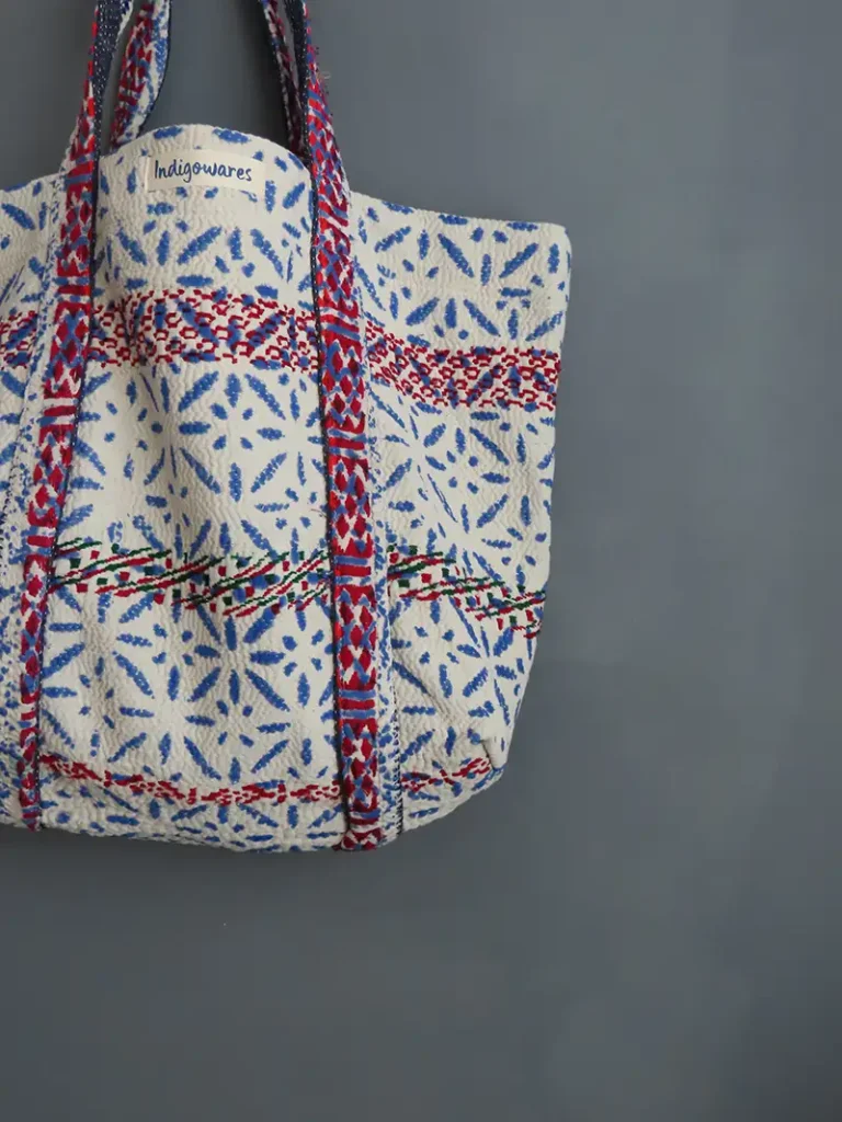 ZOOM IN OF KANTHA QUILT TOTE BAG