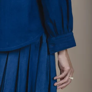zoom in of indigo dyed details